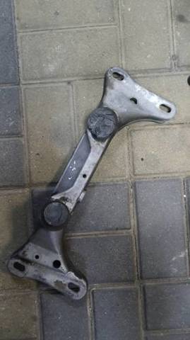 Кріплення трансмісії 22316768555 BMW