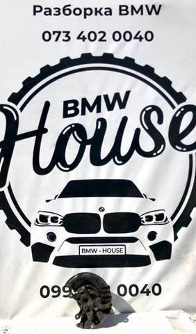 Кулак поворотний передній лівий 31211092079 BMW