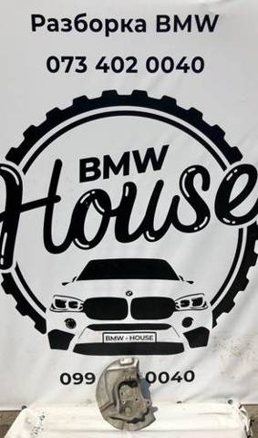Кулак поворотний передній правий 31216760954 BMW