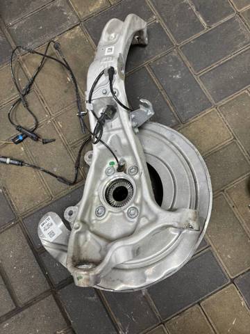 Цапфа поворотна ліва 31216876655 BMW