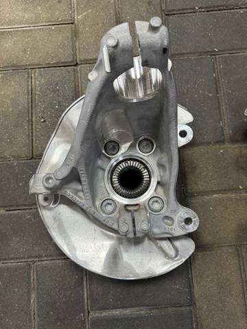 Цапфа поворотного кулака 31216890179 BMW