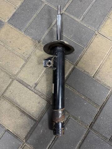 Стійка передня права 31316759096 BMW