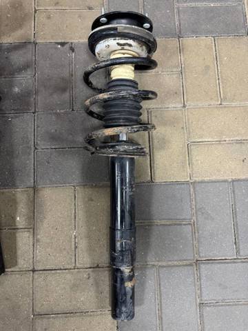Стійка передня права 31316768798 BMW