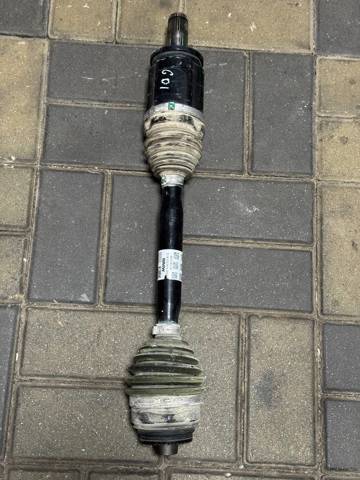 Піввісь передня ліва 31608643183 BMW