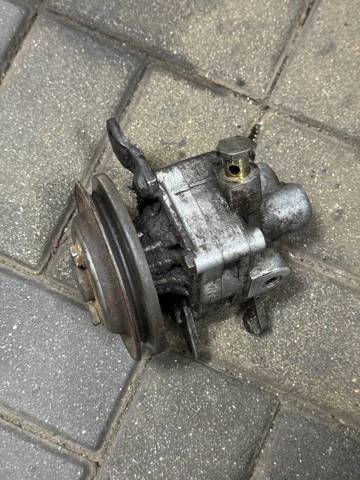 Насос кермового управління 32411141243 BMW