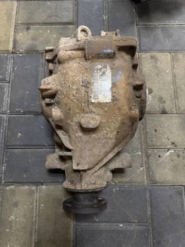 Міст середній в зборі 33107518807 BMW