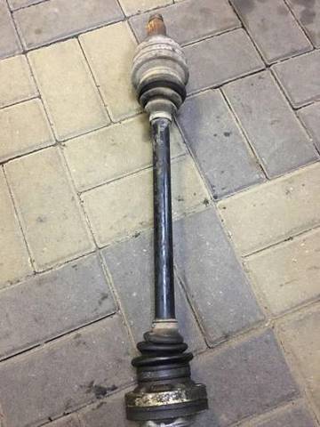 Напіввісь задня 33207500915 BMW