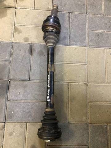Привід задній 33207582141 BMW