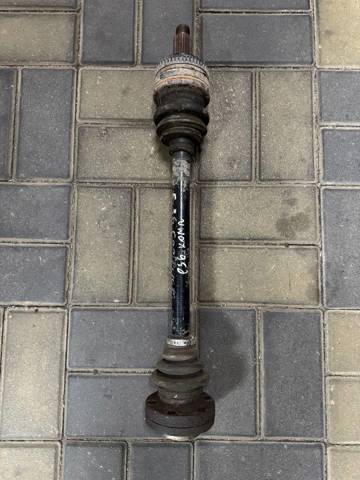 Напіввісь задня 33211229235 BMW
