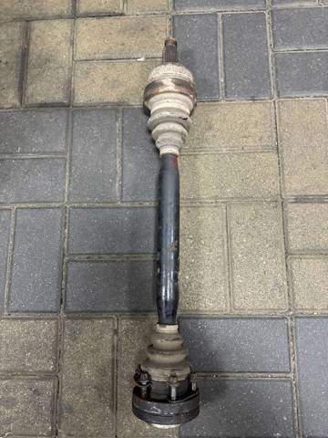 Піввісь задня, ліва 33211229707 BMW