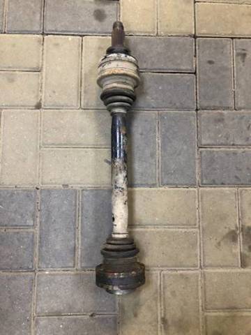 Піввісь задня, ліва 33211229749 BMW