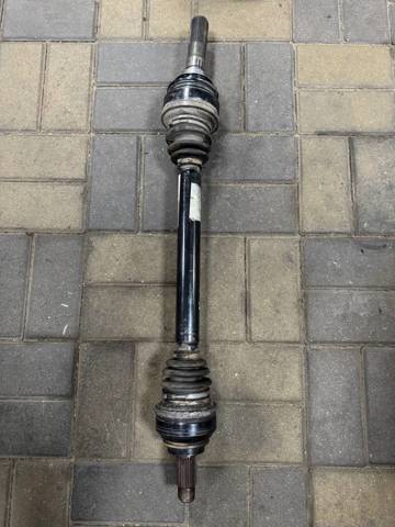 Піввісь задня, права 33212284616 BMW