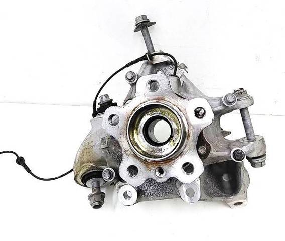 Кулак поворотний правий 33306876652 BMW