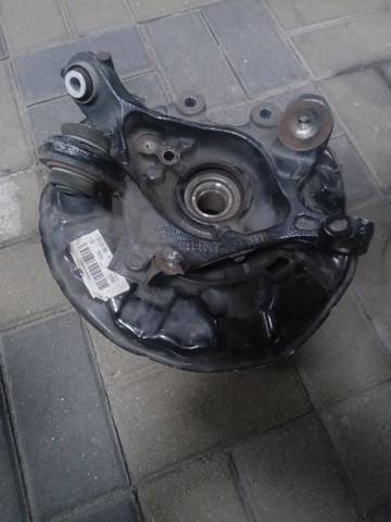 Кулак поворотний правий 33326792522 BMW