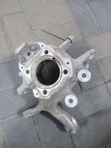Цапфа - поворотний кулак задній, лівий 33326796497 BMW
