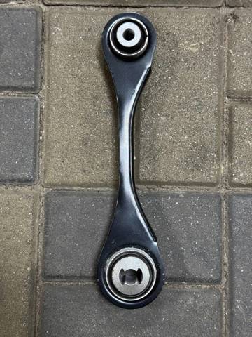 Балансир підвіски задній лівий 33326878631 BMW
