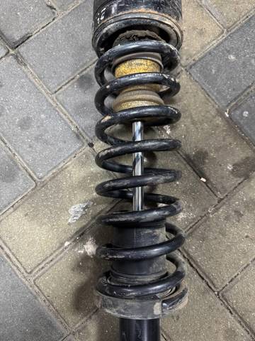 Пружина задня 33531091546 BMW