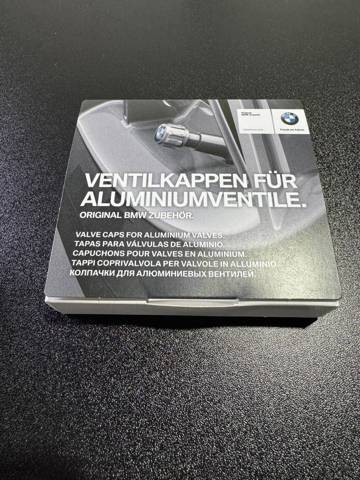 Ковпачок колісного ніпеля 36122447401 BMW