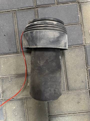 Пневмоподушка задня 37126765602 BMW