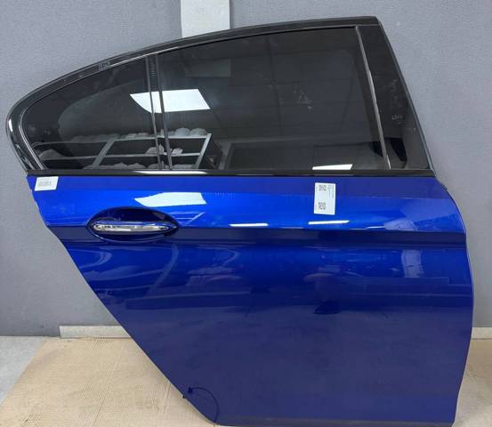 Двері пасажирські задні праві 41007408964 BMW