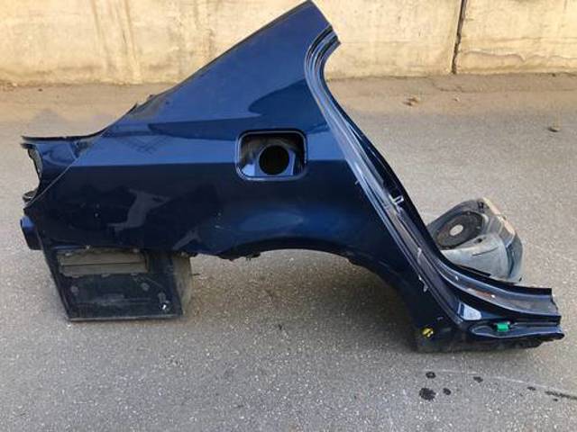 Крило заднє праве 41217111320 BMW
