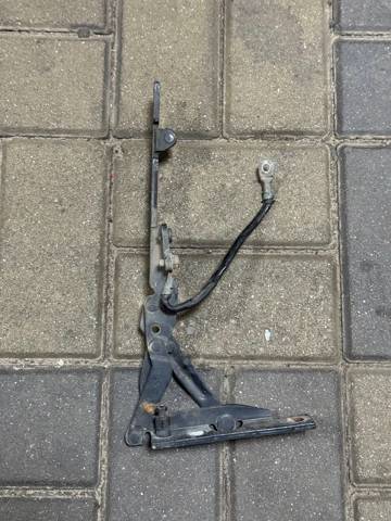 Завіса капота права 41618203276 BMW