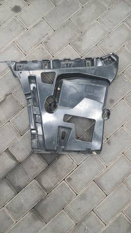 Кронштейн бампера заднього, зовнішній лівий 51127256923 BMW
