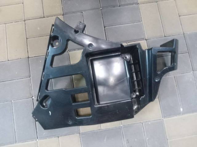 Кронштейн бампера заднього, зовнішній правий 51127294722 BMW
