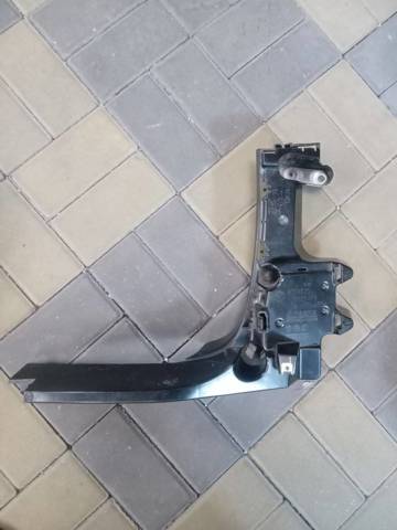 Кронштейн бампера заднього, правий 51128054020 BMW