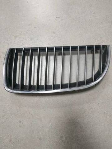 Решітка радіатора ліва 51137120009 BMW