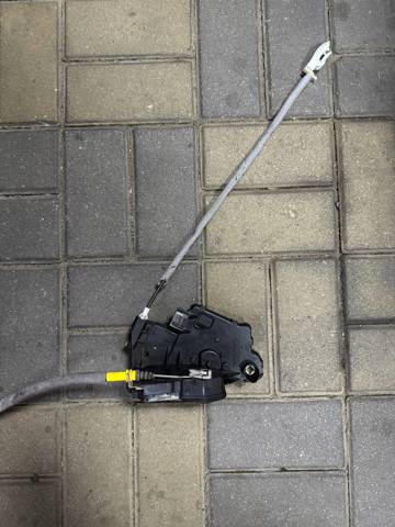 Замок водійських дверей 51217011241 BMW