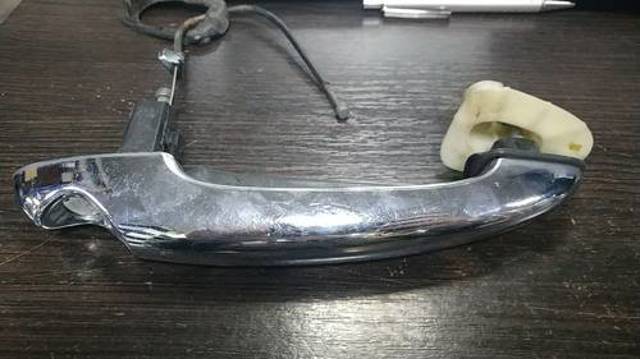 Ручка передньої двері зовнішня ліва 51217198471 BMW