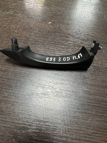Ручка передніх дверей зовнішня, права 51218257738 BMW