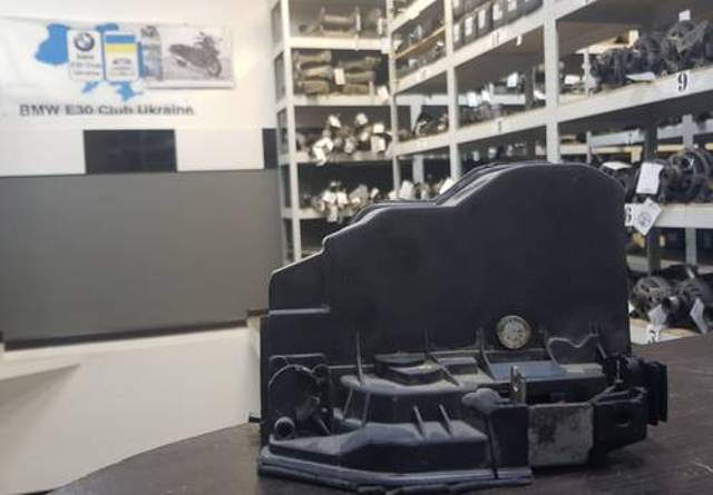 Замок задньої дверї, правої 51227202148 BMW