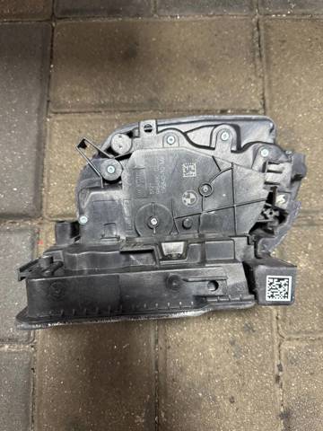 Замок двері правої передньої 51229464890 BMW