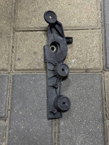 Кронштейн ручки відкривання капота 51439143458 BMW