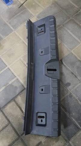 Накладка перегородки 51477351650 BMW