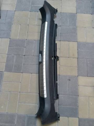 Накладка задньої панелі багажника 51479135295 BMW