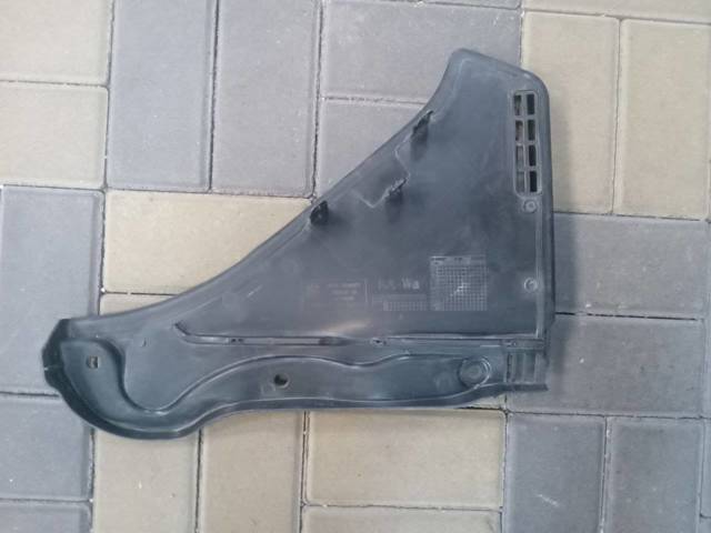 Решітка склоочисників, ліва 51717216977 BMW