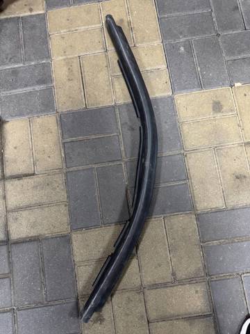 Ущільнювач капота 51767239146 BMW
