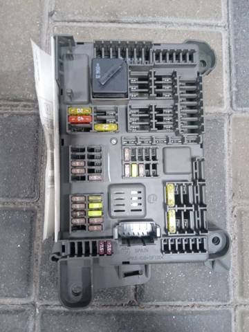 Коробка запобіжників 61146931687 BMW