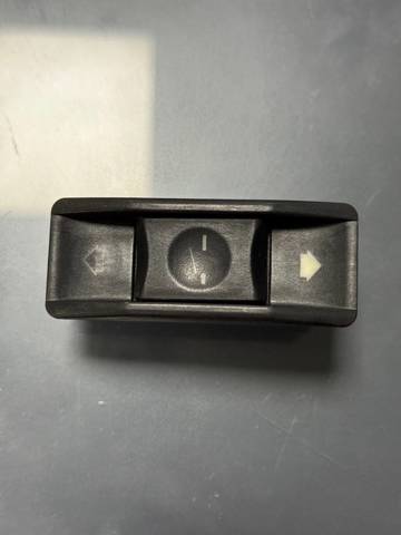 Перемикач керування люком 61311378862 BMW