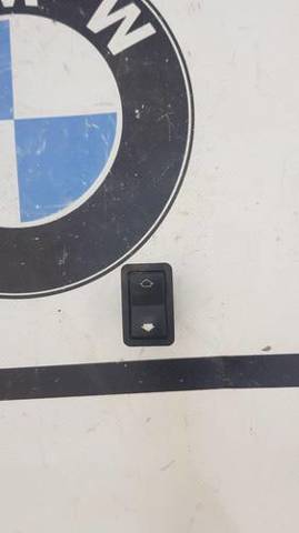 Кнопка підйомника заднього скла 61318368974 BMW