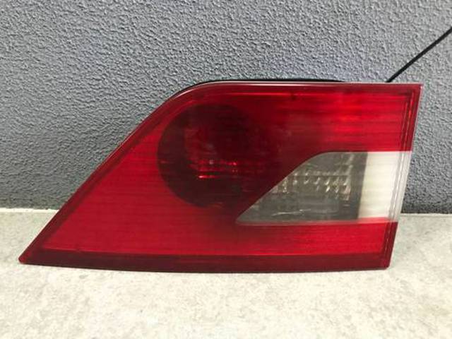 Задня ліва внутрішня фара 63213420203 BMW