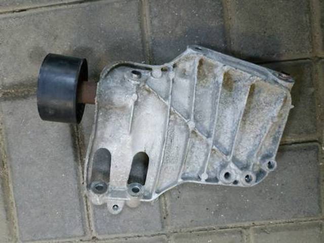 Кронштейн компресора кондиціонера 64557585167 BMW