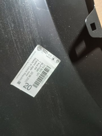 Бічна частина передня ліва 3T0821021 VAG