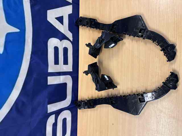Направляюча заднього бампера, права 57707AN46A SUBARU
