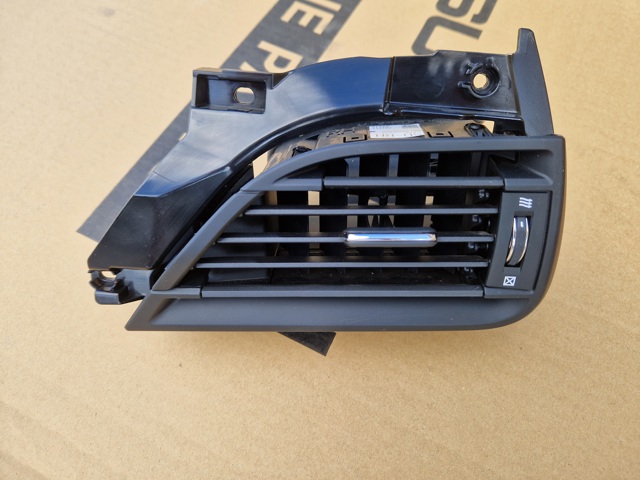 Решітка повітроводу права 66110AN10A SUBARU