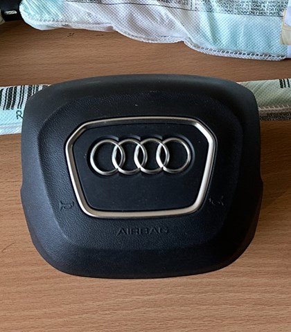 Подушка Айрбег водія 80A880201G VAG