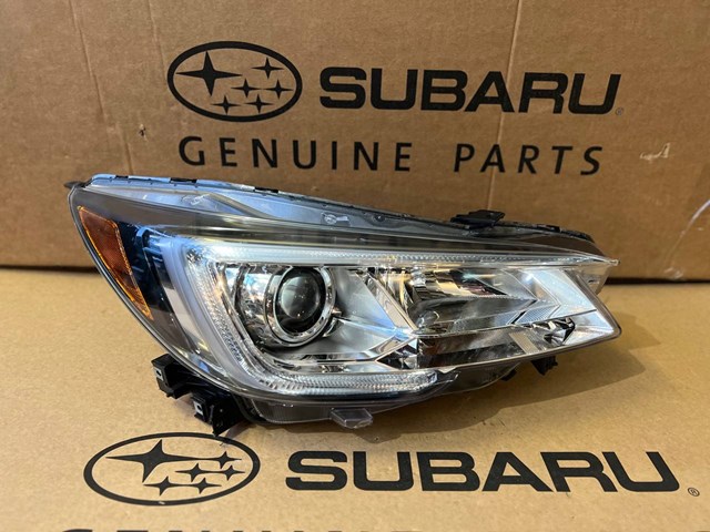 Фара передня права 84001XC00A SUBARU